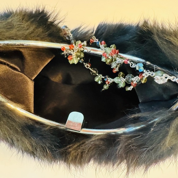 Couture Vintage Gorgeous Swarovski Fox Fur evening bag!❤️ - Picture 3 of 7